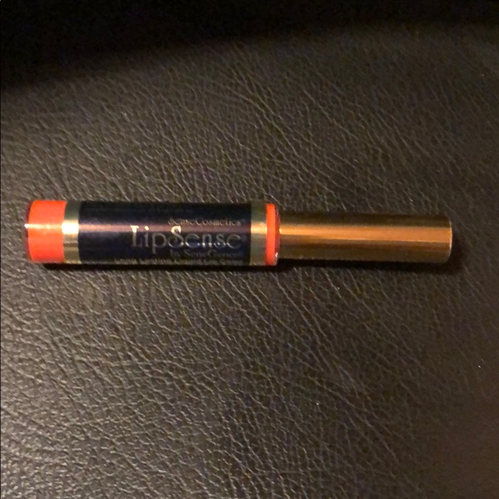 LipSense liquid lipstick. Samon